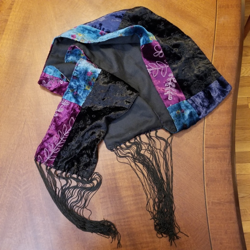 Crushed velvet embroidery fringe scarf
